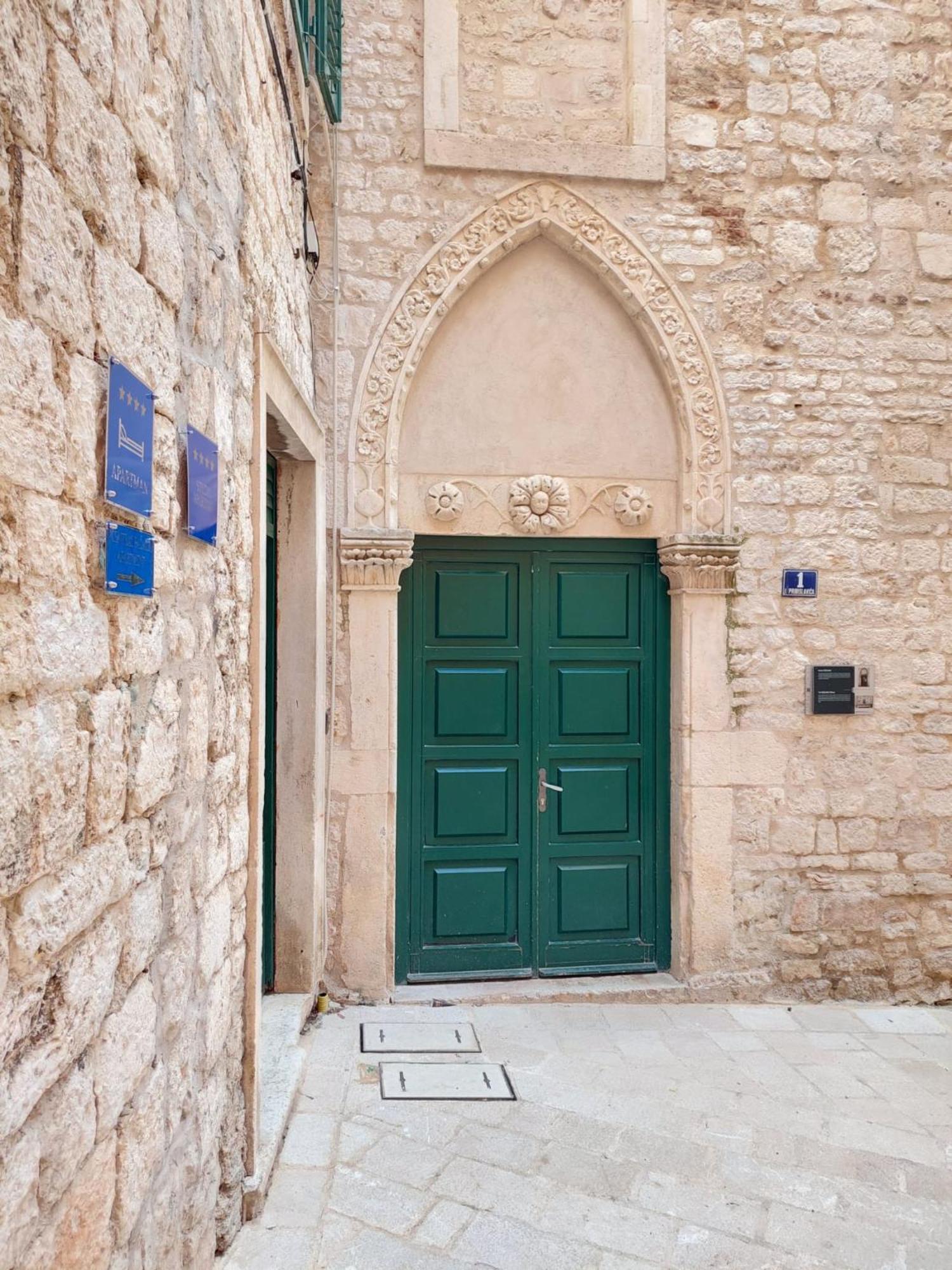 Central Palace Apartment Šibenik Exteriör bild